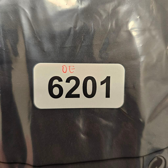 NWOT Spanx Oncore High Waisted Mid Thight Shorts Sz M - Picture 7 of 7